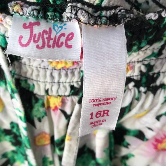 Cute flowy flower summer shorts - Picture 3 of 3